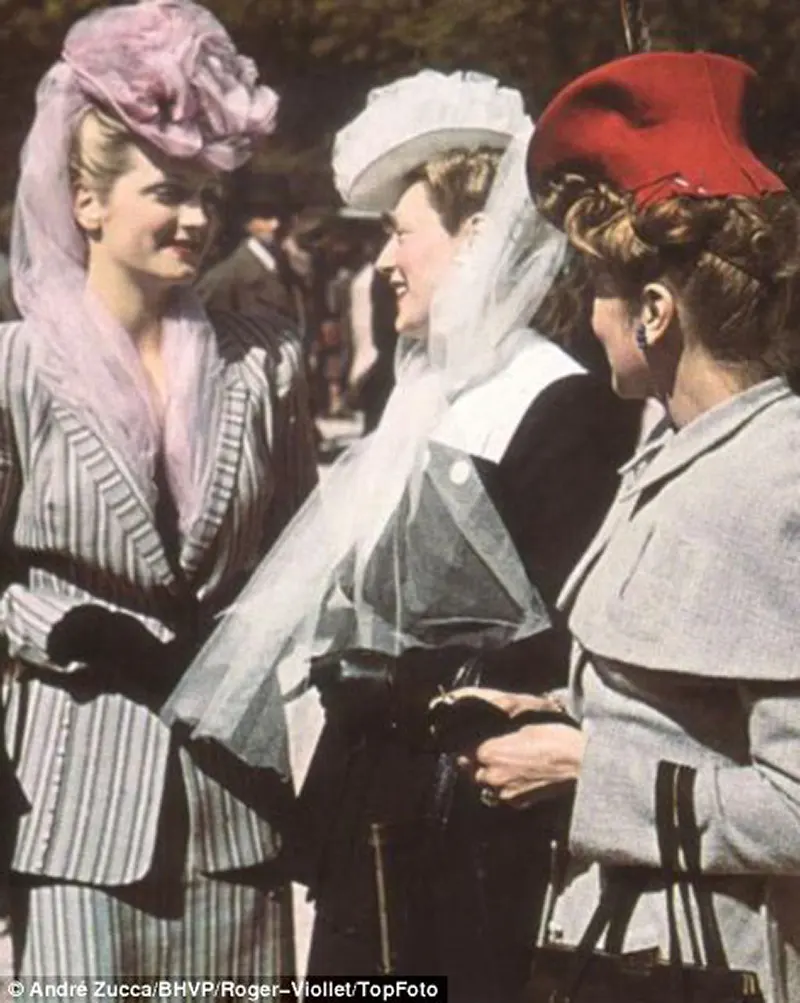 As fotos de Zucca mostram mulheres vestidas no auge da moda cortejando jovens amantes aproveitando o sol francês.