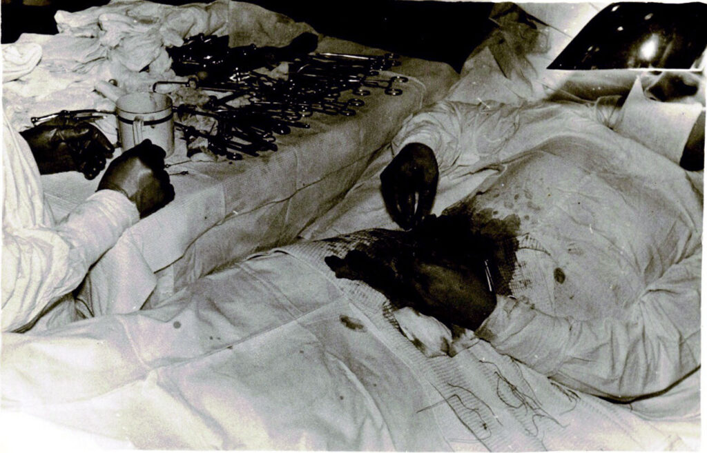 A operação em si durou uma hora e 45 minutos.