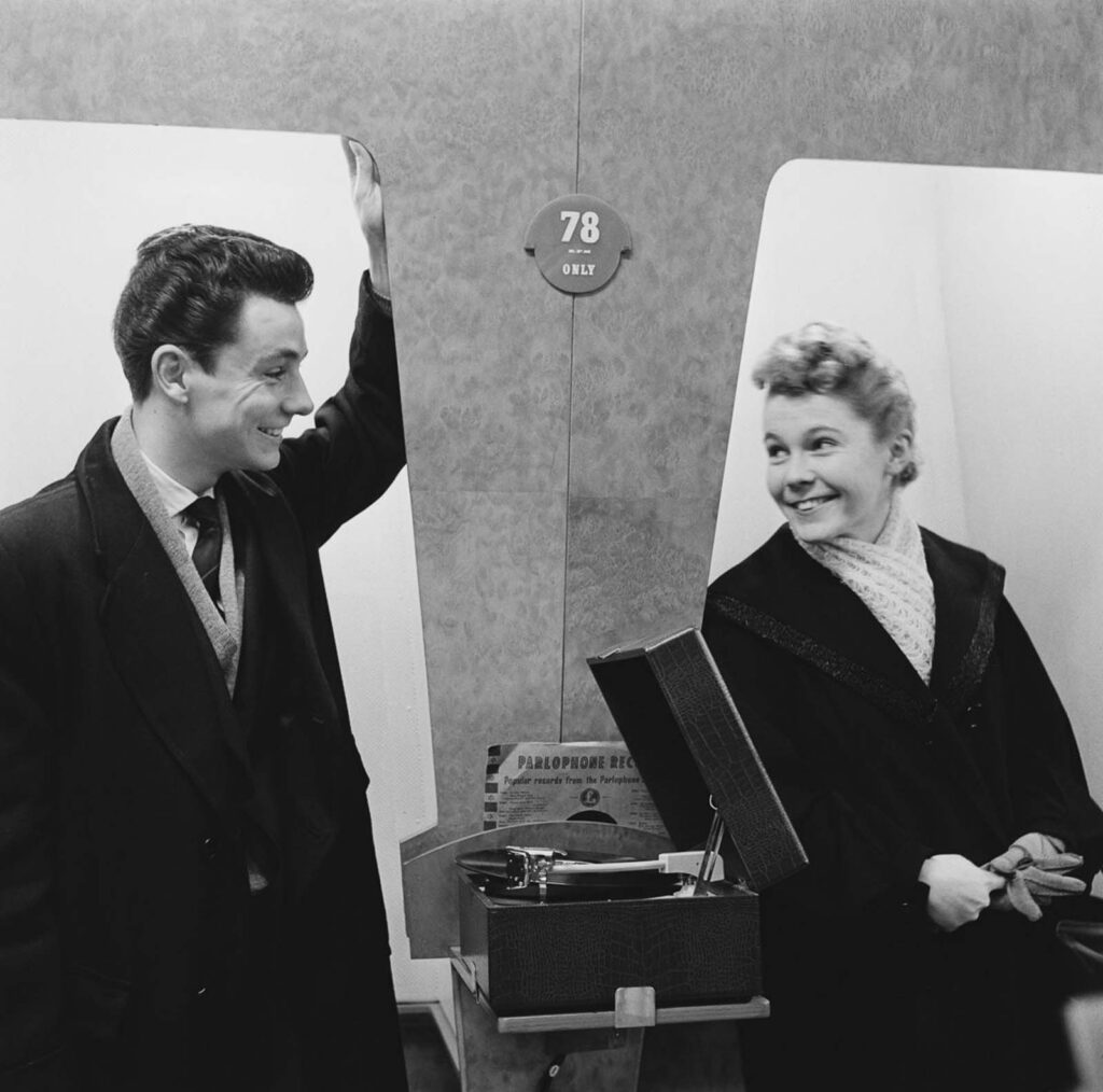 Duas cabines vizinhas. 1955.