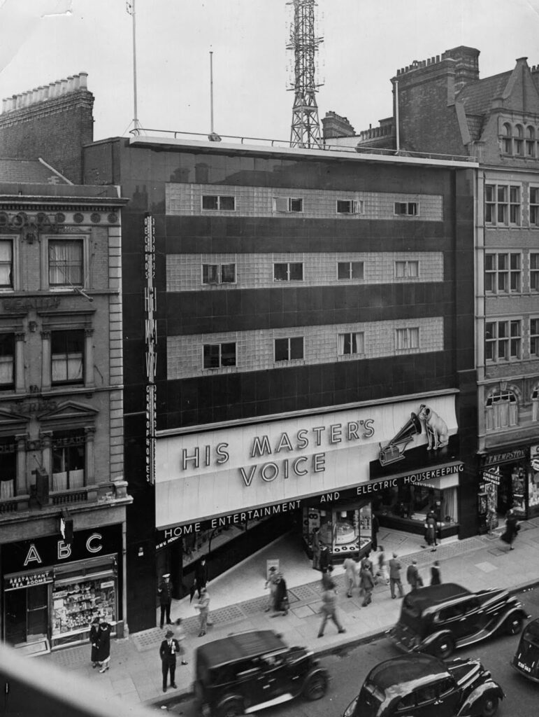 Uma loja HMV na Oxford Street, em Londres. 1939.